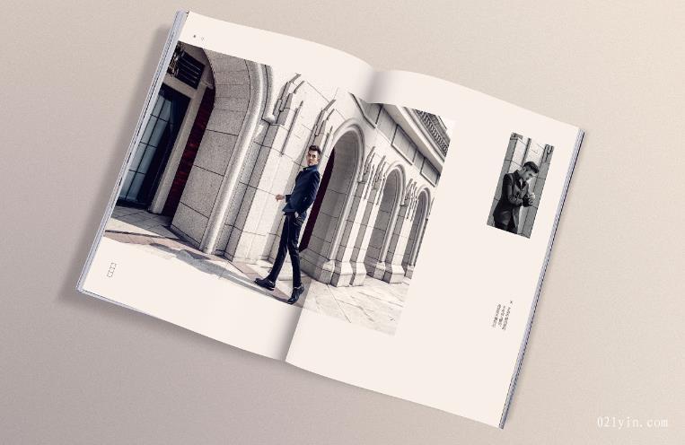 有特色的服裝畫冊設(shè)計總是更能吸引人  第1張